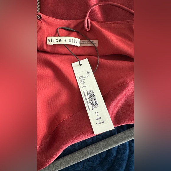 NEW - Alice and Olivia Harmon Dress - size 0 (XS) - Picture 4 of 4